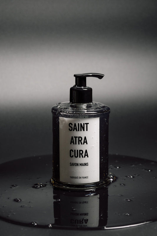 Luxury high quality hand soap by Saint Atra Cura. Savon Main (375ml) - Cannabis Laurier. Fragrance Notes: Laurel, Thyme, Rosemary
Cannabis, Violet
Cedarwood, Patchouli
Made in France. olive oil, aloe vera, paraben-free. Skincare