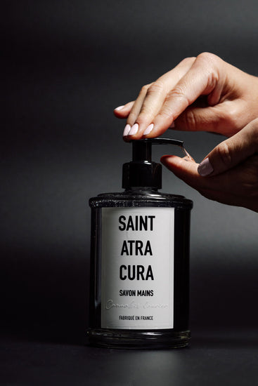 Luxury high quality hand soap by Saint Atra Cura. Savon Main (375ml) - Cannabis Laurier. Fragrance Notes: Laurel, Thyme, Rosemary
Cannabis, Violet
Cedarwood, Patchouli 
Made in France. olive oil, aloe vera, paraben-free. Skincare