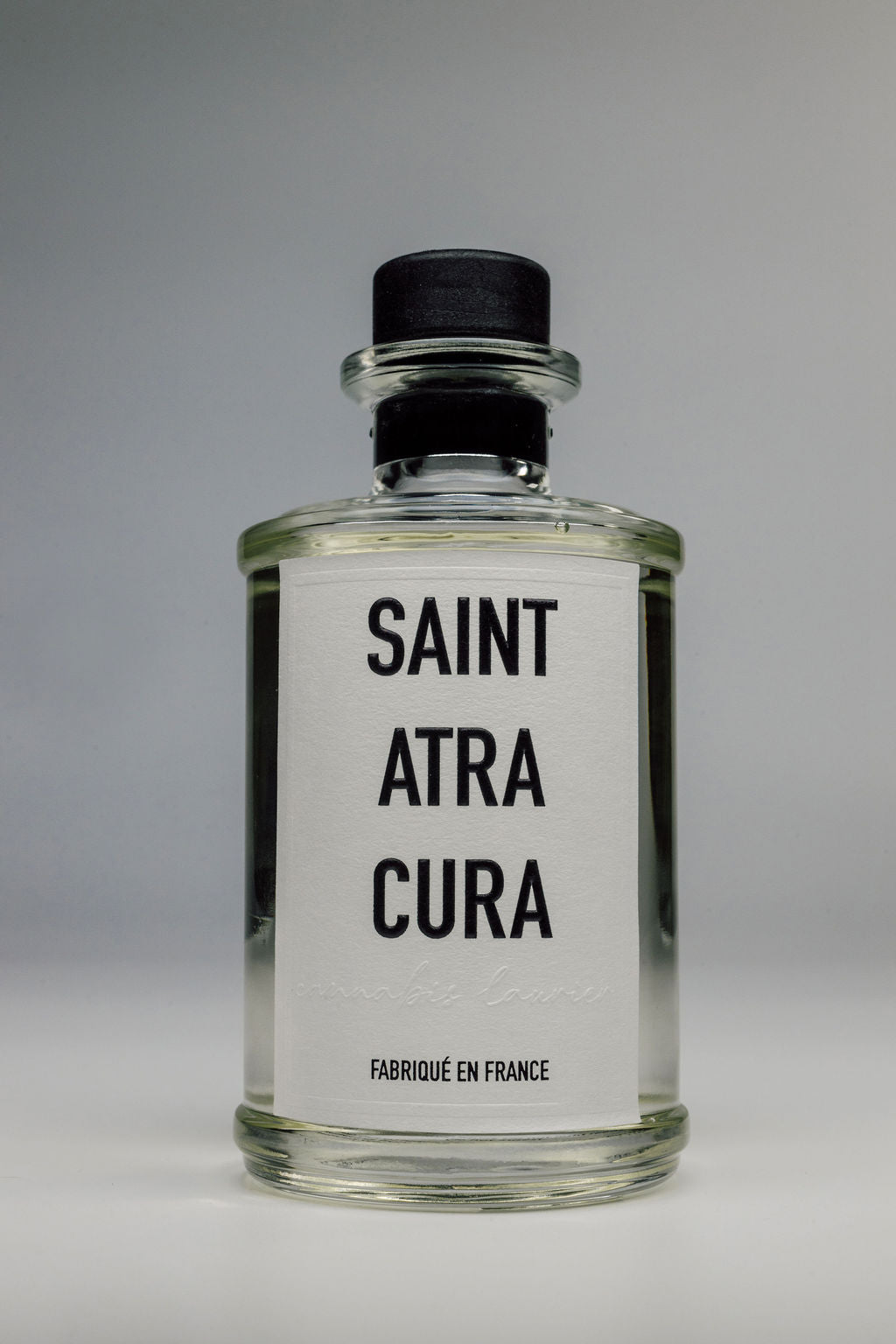 Small Diffuser - Cannabis Laurel (250ml) Glass. Luxury Diffuser by Saint Atra Cura. Reed Diffuser. Home Decor. Scent. Fragrance. Luxury packaging, gifting, beautiful presentation. 

Fragrance Notes: Laurel, Thyme, Rosemary, Cannabis, Violet, Cedarwood, Patchouli