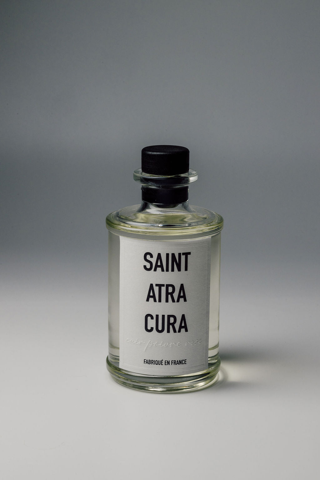 Small Diffuser - Leather Pink Pepper (250ml) Glass. Luxury Diffuser by Saint Atra Cura. Reed Diffuser. Home Decor

Fragrance Notes: Pink Peppercorns, Cistus, Leather, Iris, Benzoin, Sandalwood, Cashmeran, Dry Wood