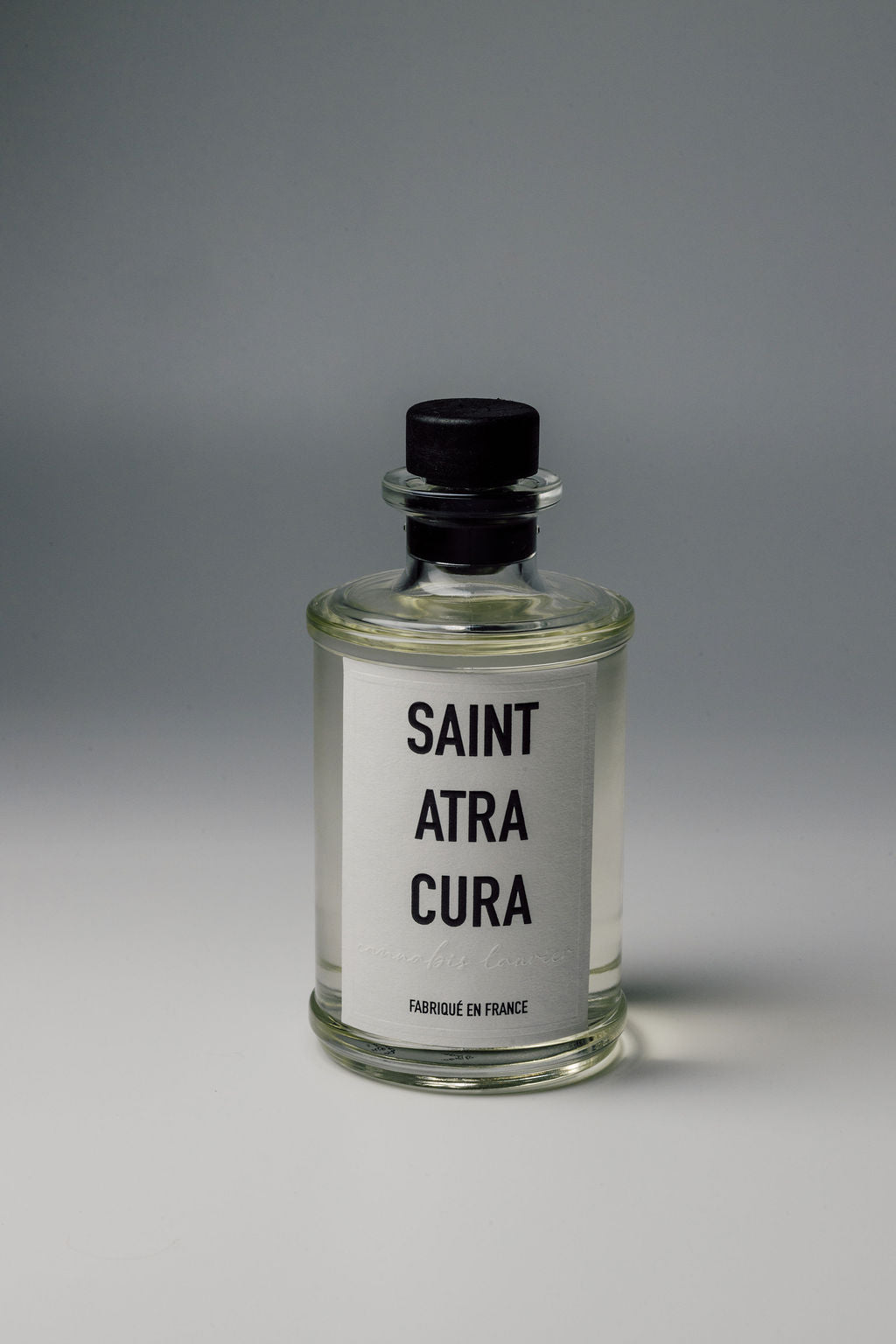 Small Diffuser - Cannabis Laurel (250ml) Glass. Luxury Diffuser by Saint Atra Cura. Reed Diffuser. Home Decor. Scent. Fragrance. Luxury packaging, gifting, beautiful presentation. 

Fragrance Notes: Laurel, Thyme, Rosemary, Cannabis, Violet, Cedarwood, Patchouli