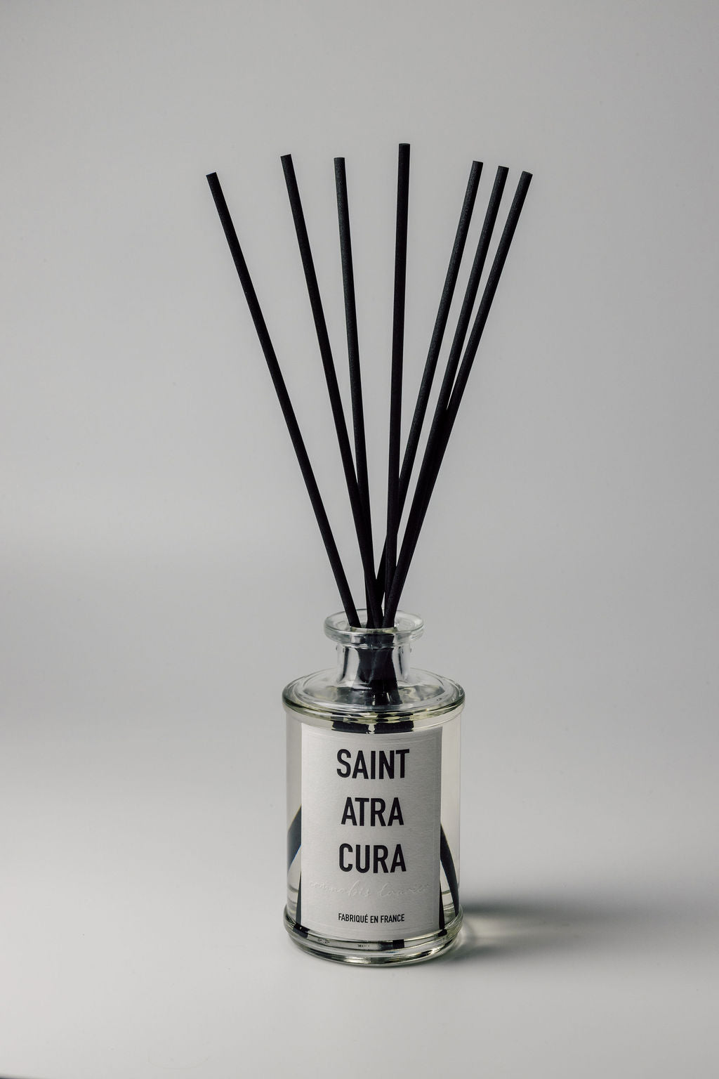 Small Diffuser - Cannabis Laurel (250ml) Glass. Luxury Diffuser by Saint Atra Cura. Reed Diffuser. Home Decor. Scent. Fragrance.

Fragrance Notes: Laurel, Thyme, Rosemary, Cannabis, Violet, Cedarwood, Patchouli