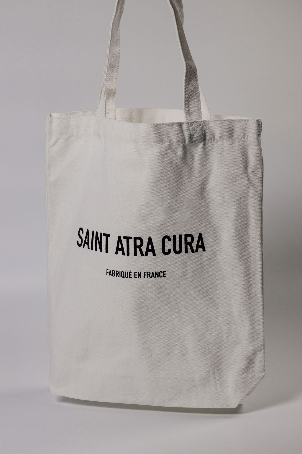 Tote bag by Saint Atra Cura. 100% cotton. Practical sizing, flat bottom