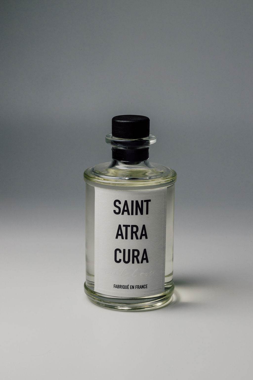 Small Diffuser - Santal Rose (250ml) Glass. Luxury Diffuser by Saint Atra Cura. Reed Diffuser. Home Decor. Scent. Fragrance. Luxury packaging, gifting, beautiful presentation. 

Top Notes: Pink Peppercorn, Raspberry
Middle Notes: Rose, Iris, Magnolia
Base Notes: Amber, Musk, Patchouli